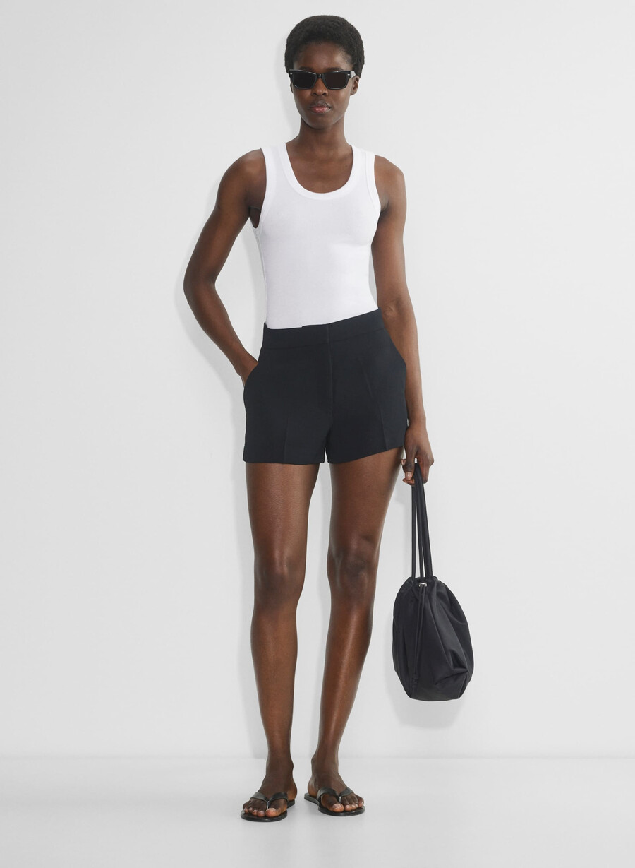 limitless short curve-fit mini - crepette schwarz