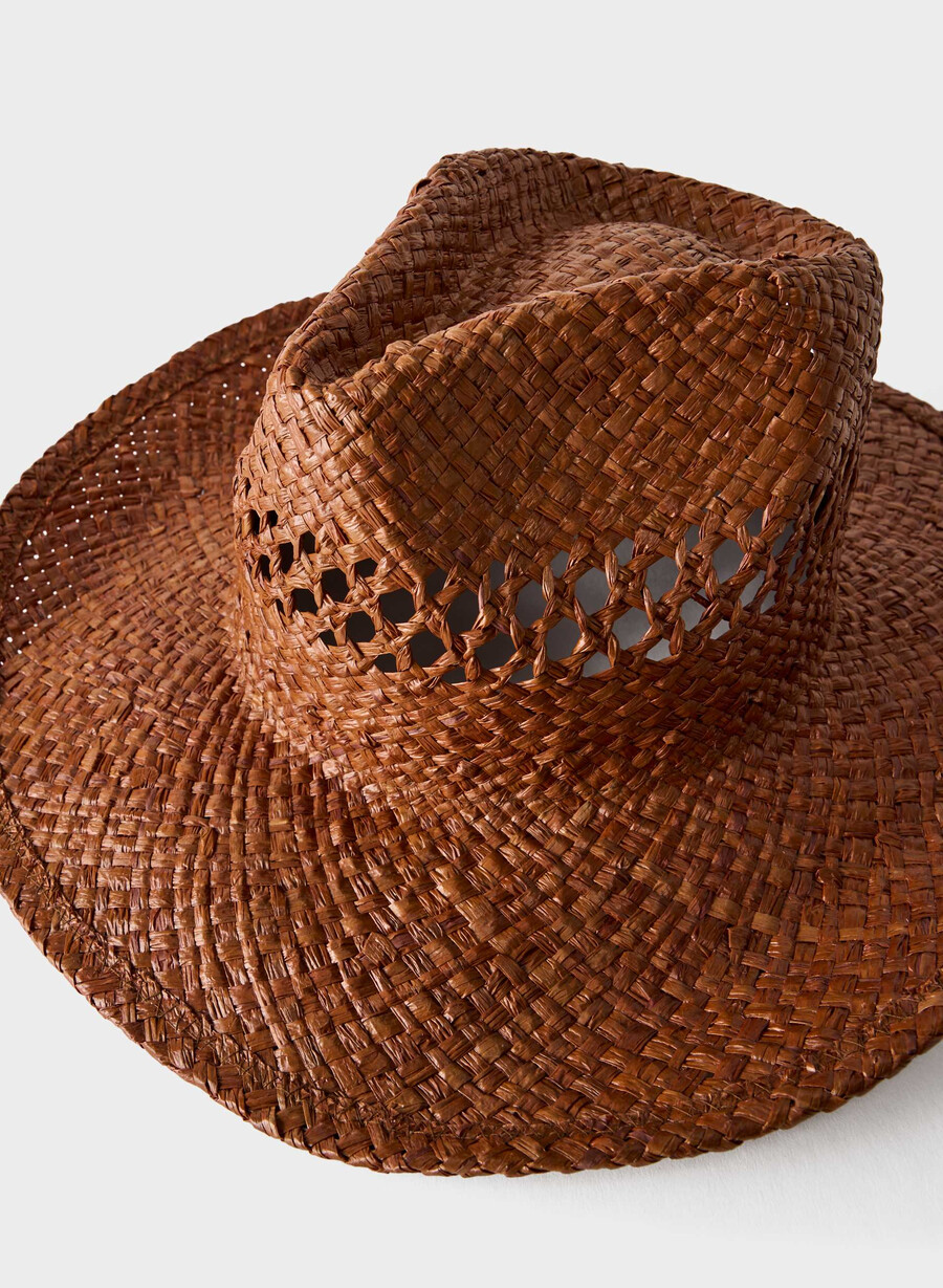 bask raffia hut rich camel