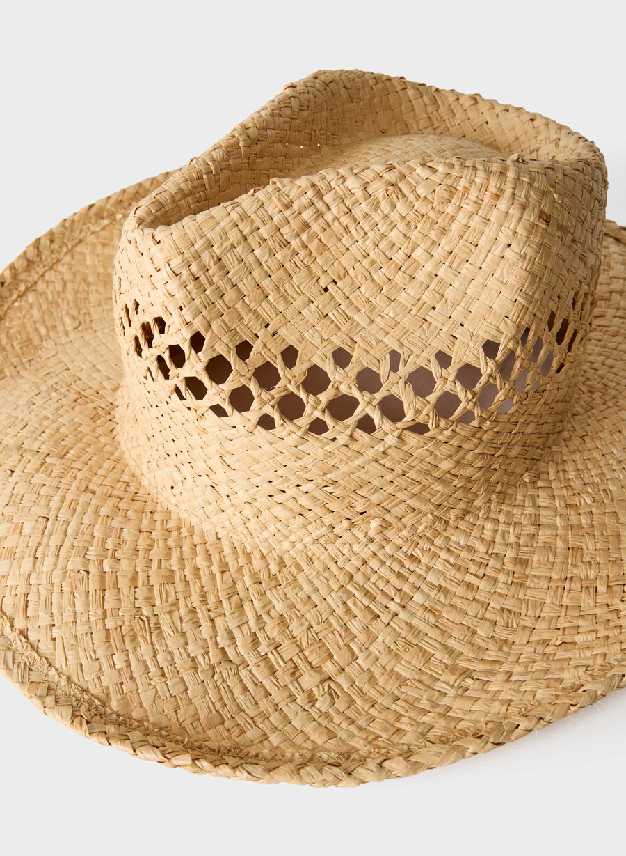 bask raffia hut sanddicht
