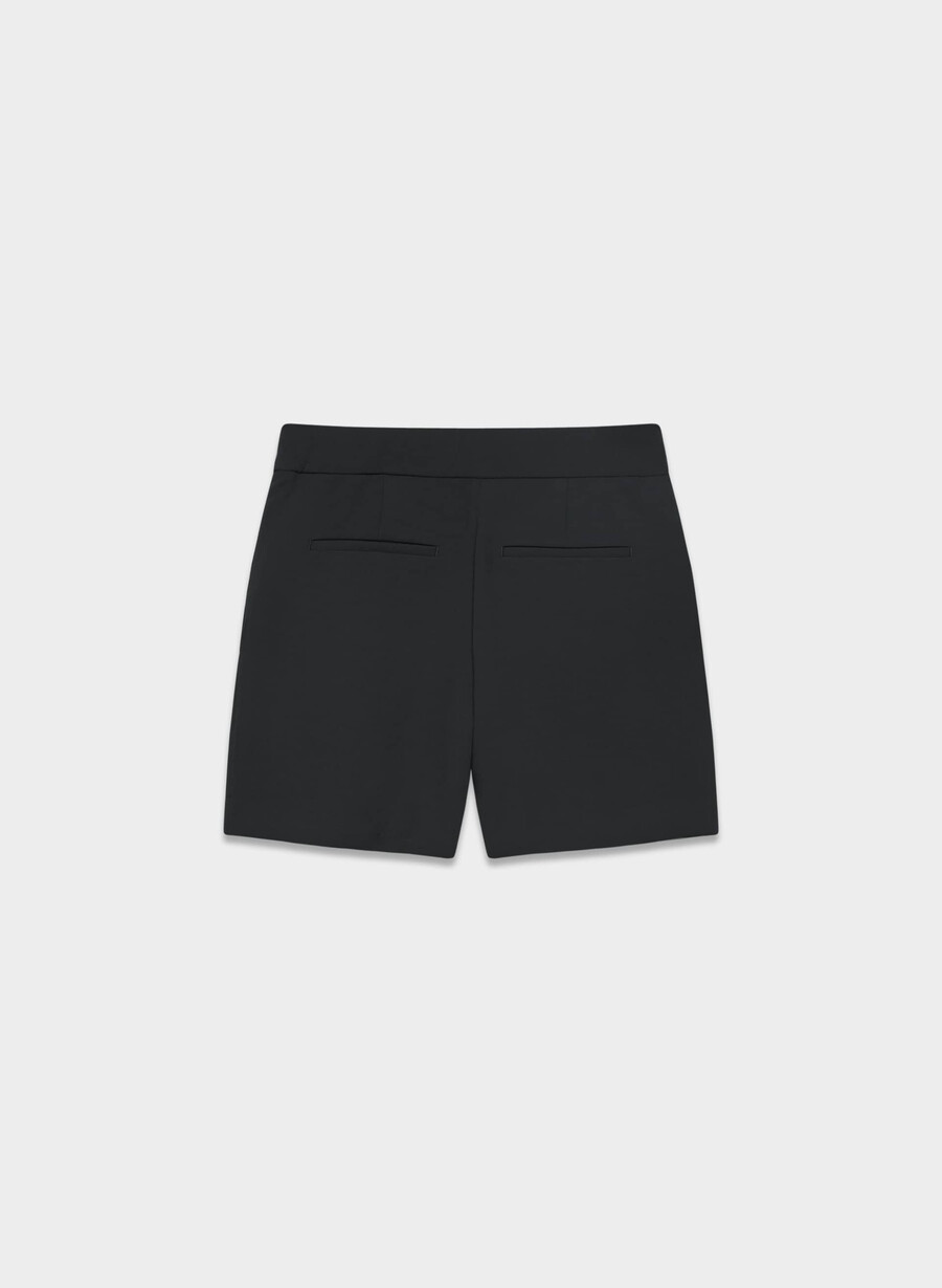 limitless short curve-fit mid-thigh - crepette schwarz