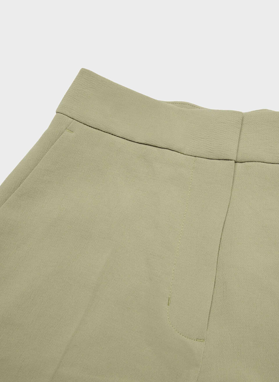 limitless short curve-fit mid-thigh - crepette sundried olive