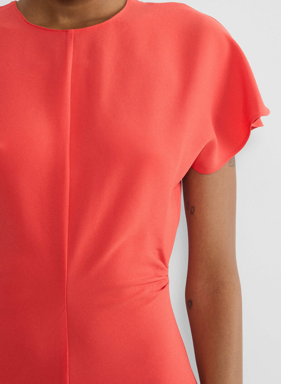 futuristisches kleid kirschrot