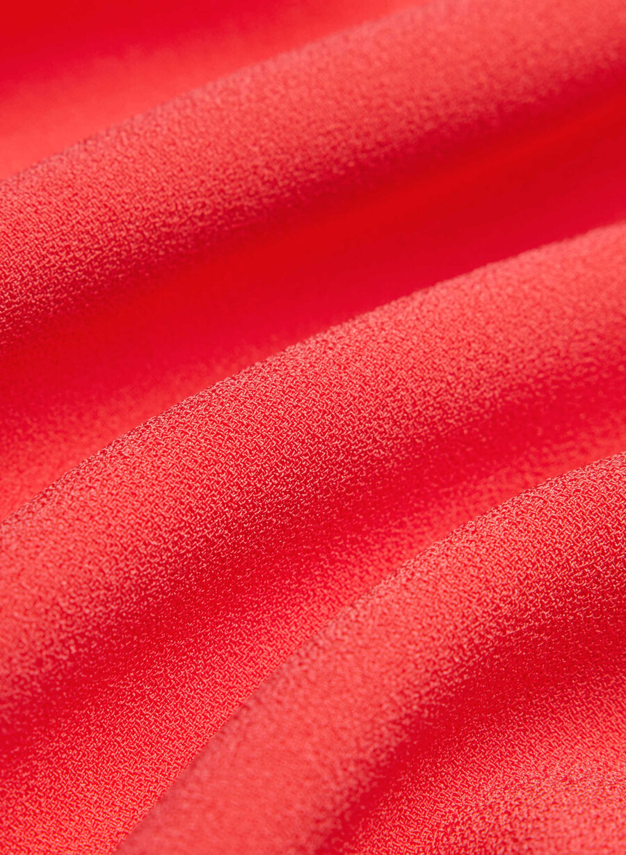 futuristisches kleid kirschrot
