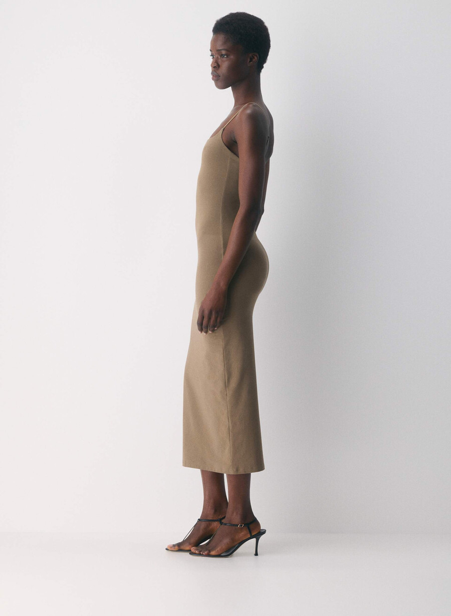 lässiges figurbetontes maxi-cami-kleid folio braun