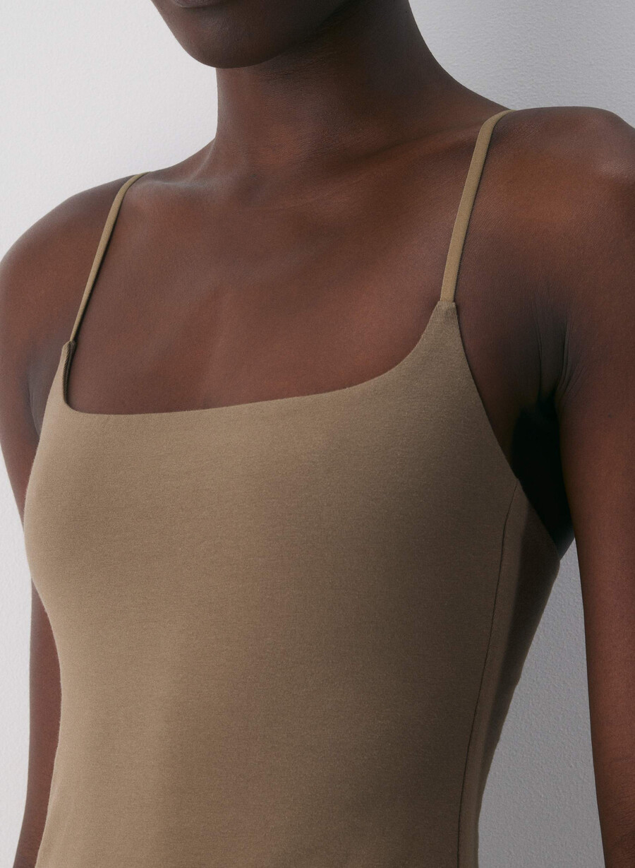 lässiges figurbetontes maxi-cami-kleid folio braun