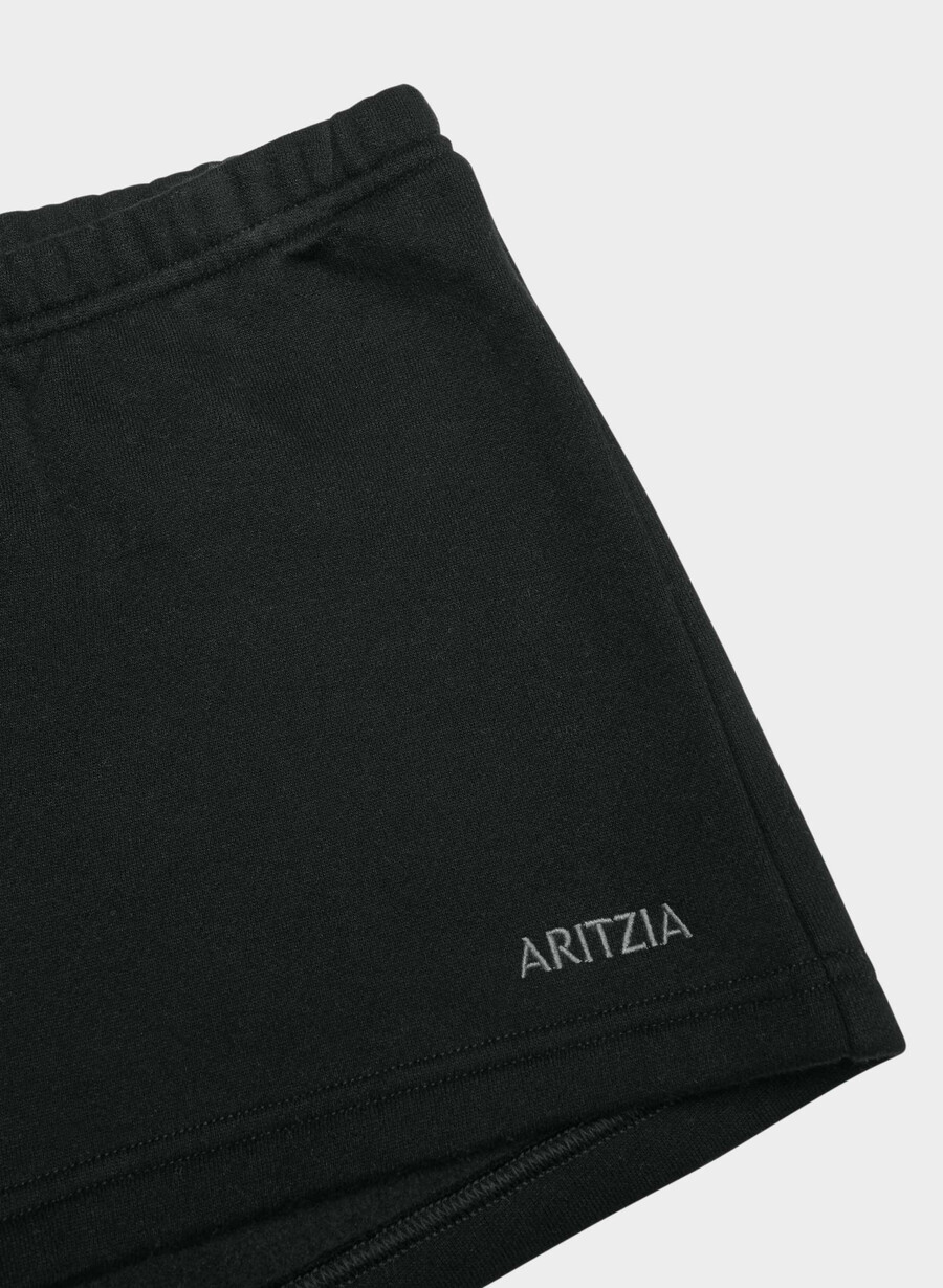 kuschelige boyfriend-mini-shorts aus sweatfleece mit niedrigem bund schwarz