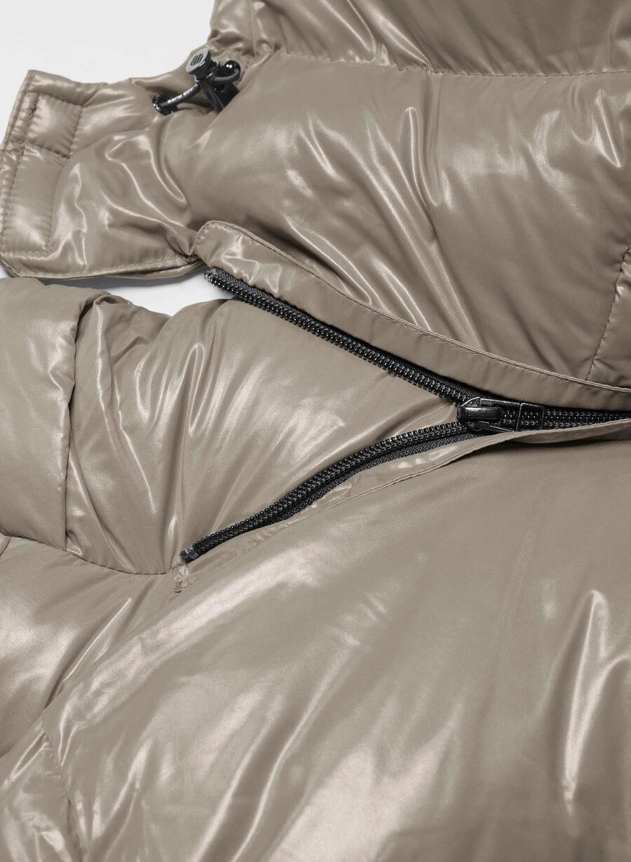 the super puff lang - hochglänzend modern taupe