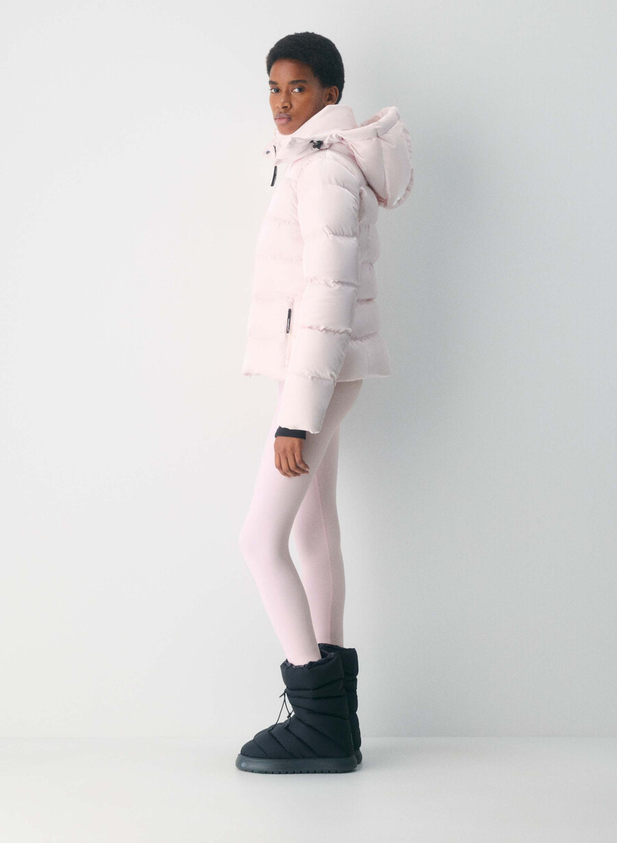 supersnug puff - liquid shine coal grey