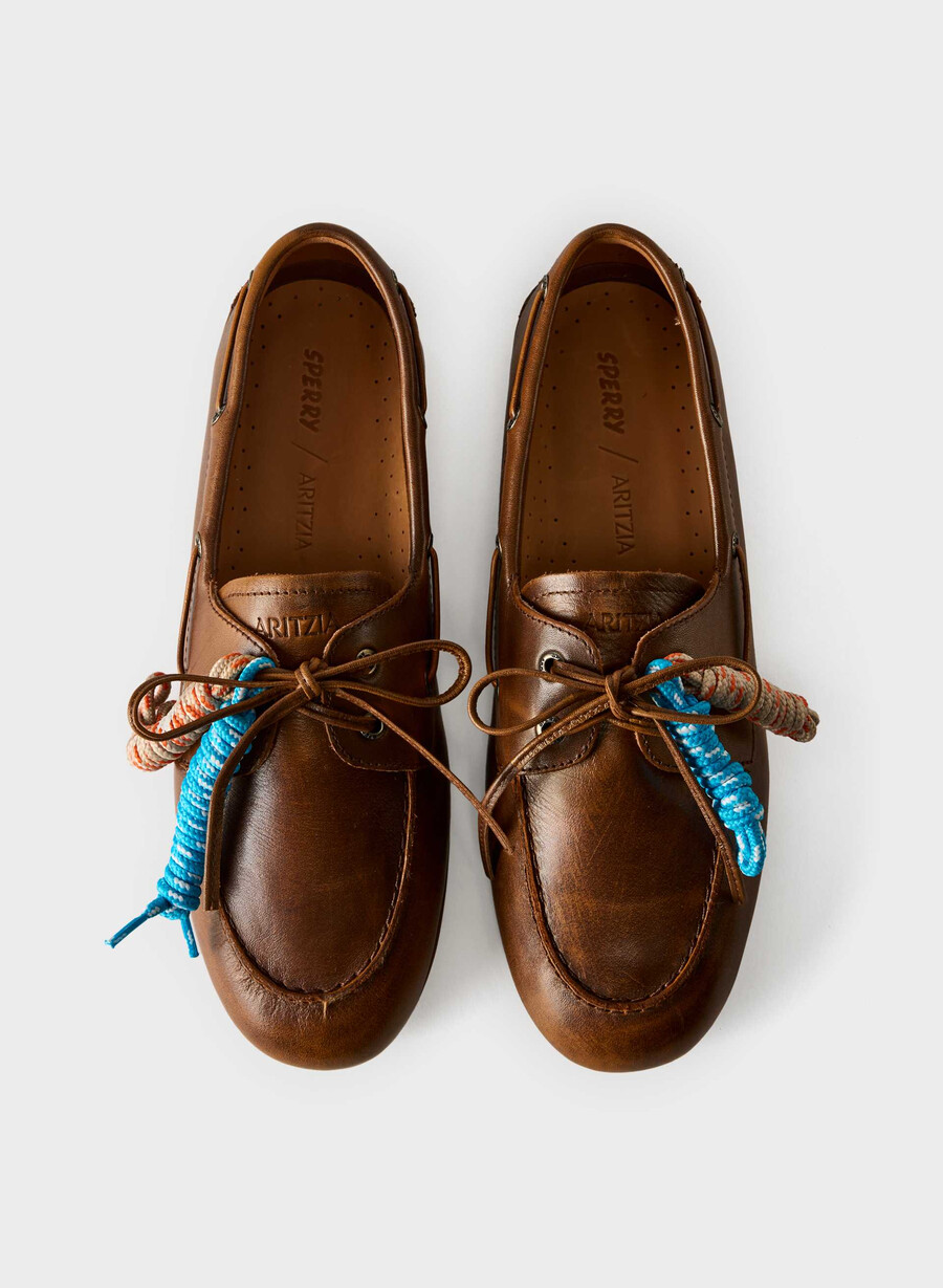 sperry x aritzia slim bootsschuh - glattleder distressed choc brow