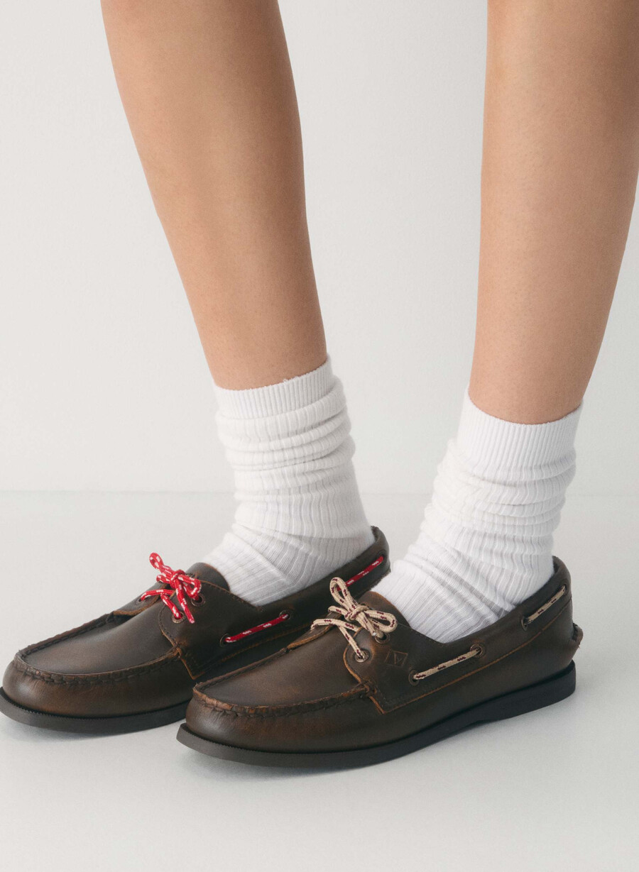 sperry x aritzia ao bootsschuh – glattleder used-look rotbraun