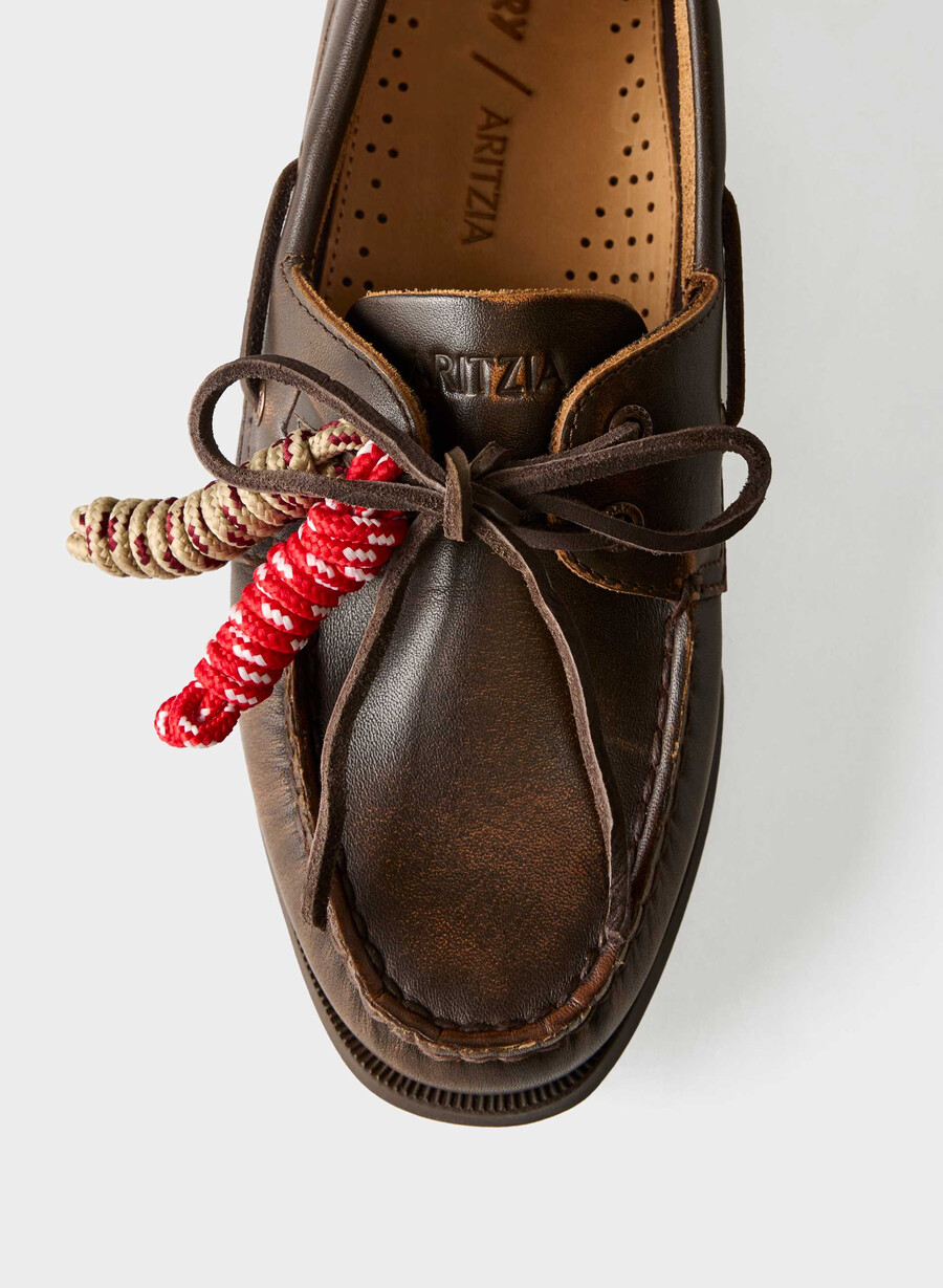 sperry x aritzia ao bootsschuh – glattleder used-look rotbraun