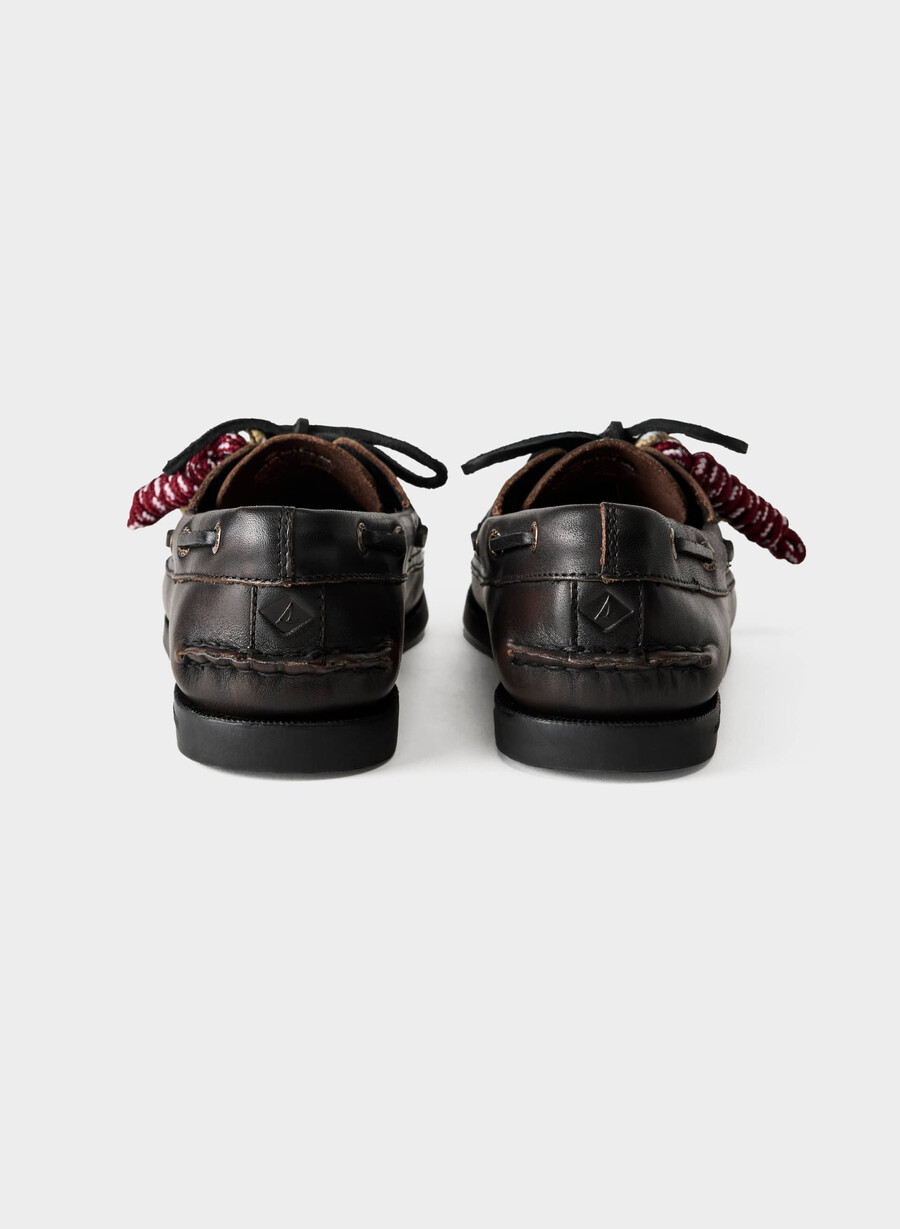 sperry x aritzia ao bootsschuh – glattleder used-look schwarzbraun