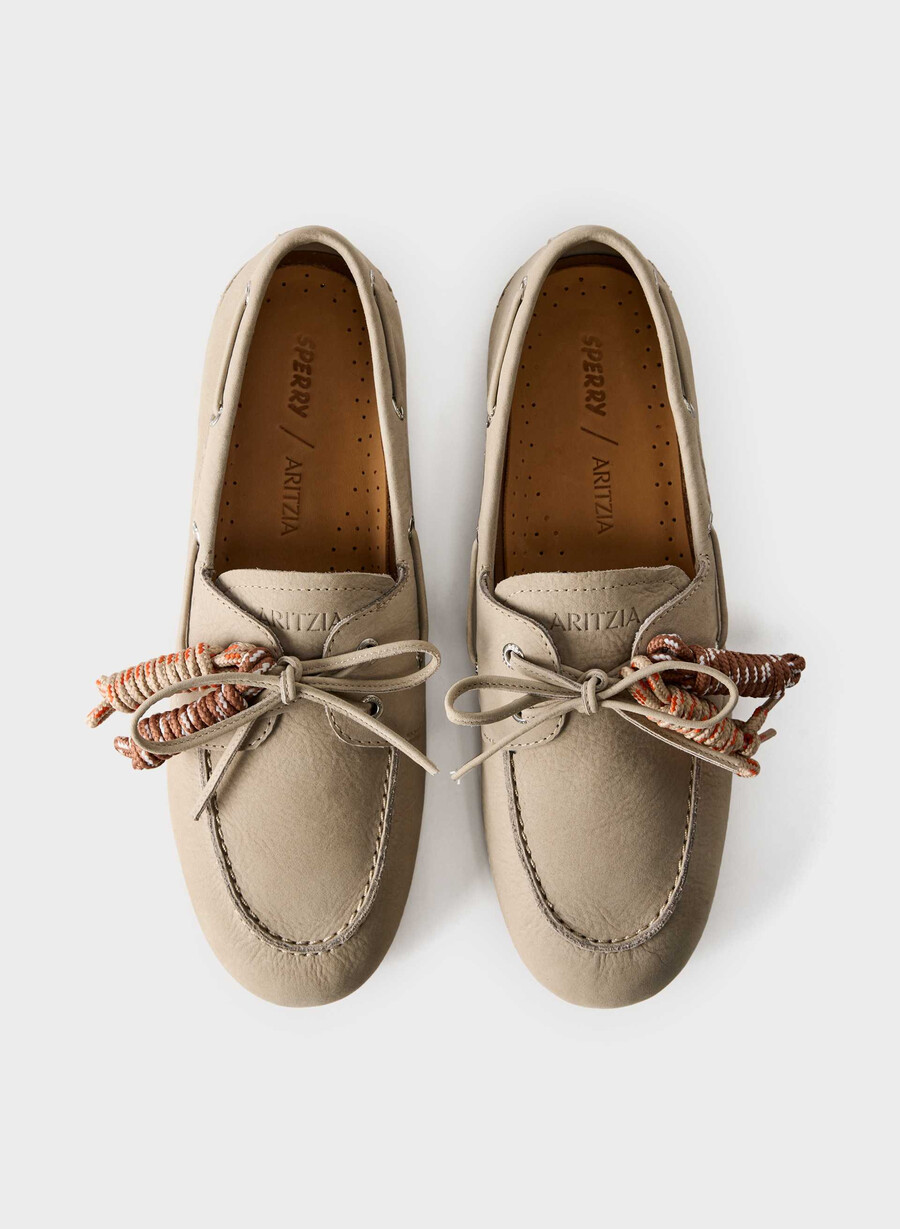 sperry x aritzia slim bootsschuh – nubukleder farbe beige