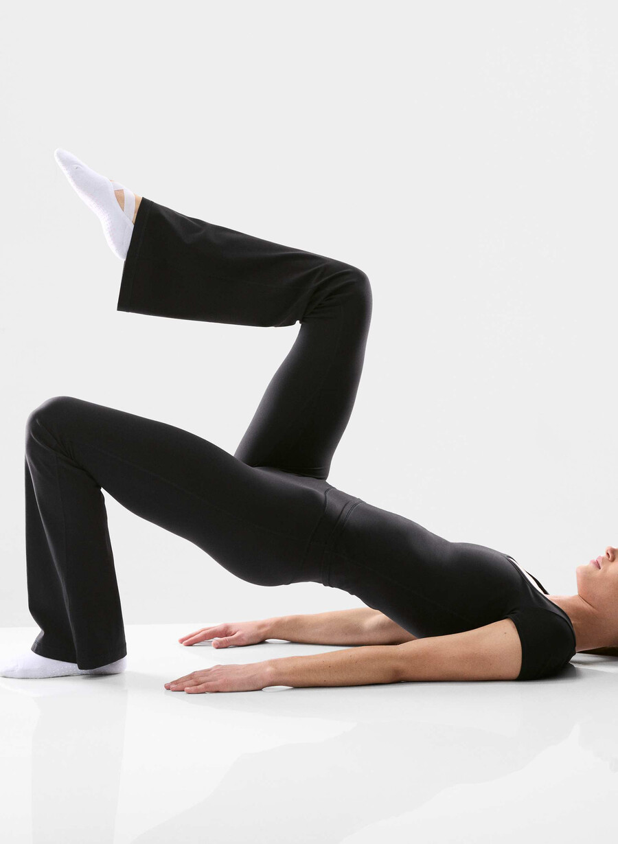 butter cheeky infinite hi flare 32 leggings schwarz