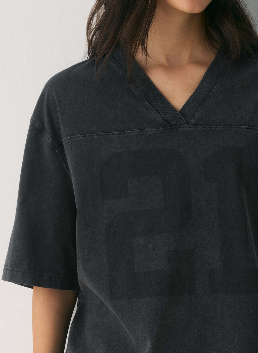 soft feels clubhouse jersey lived-in black