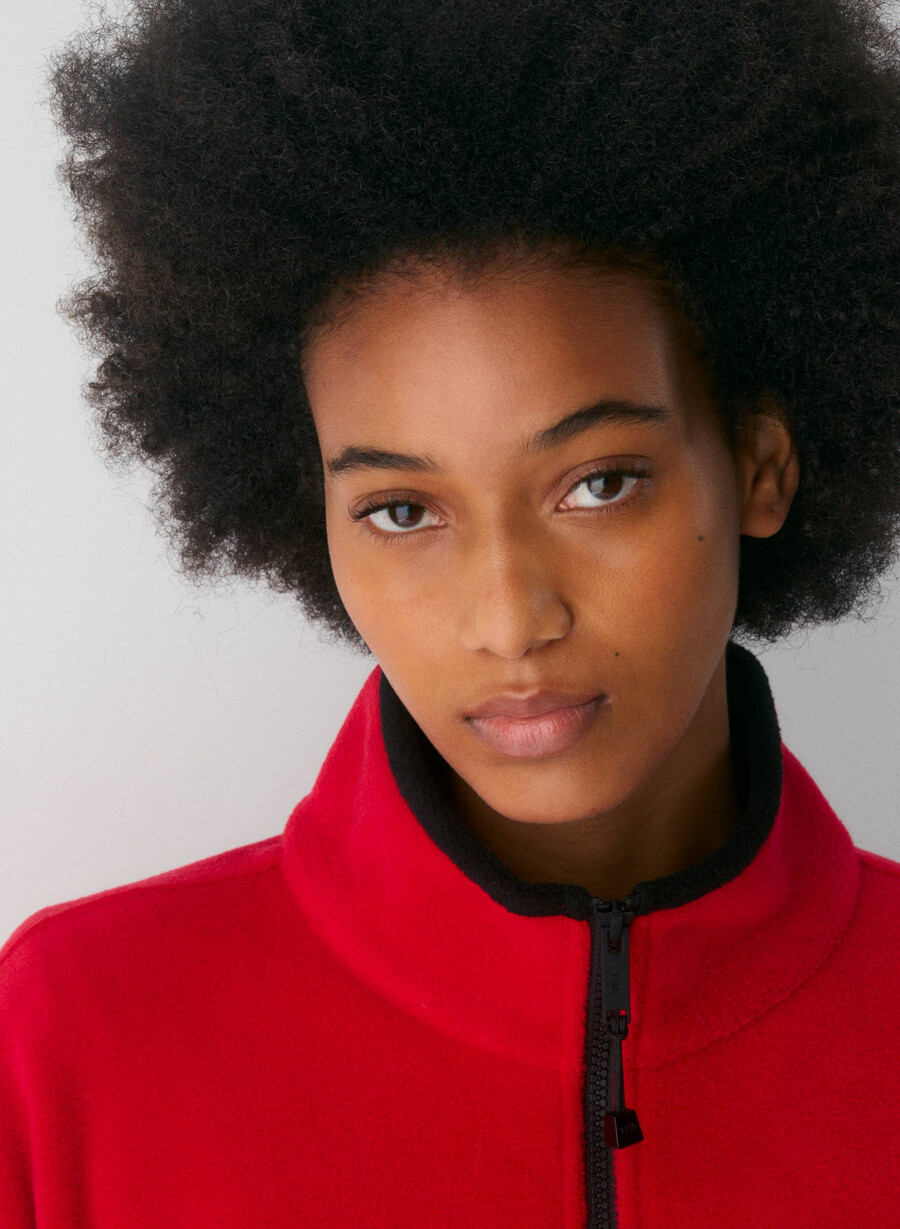 mellow mockneck blashing red