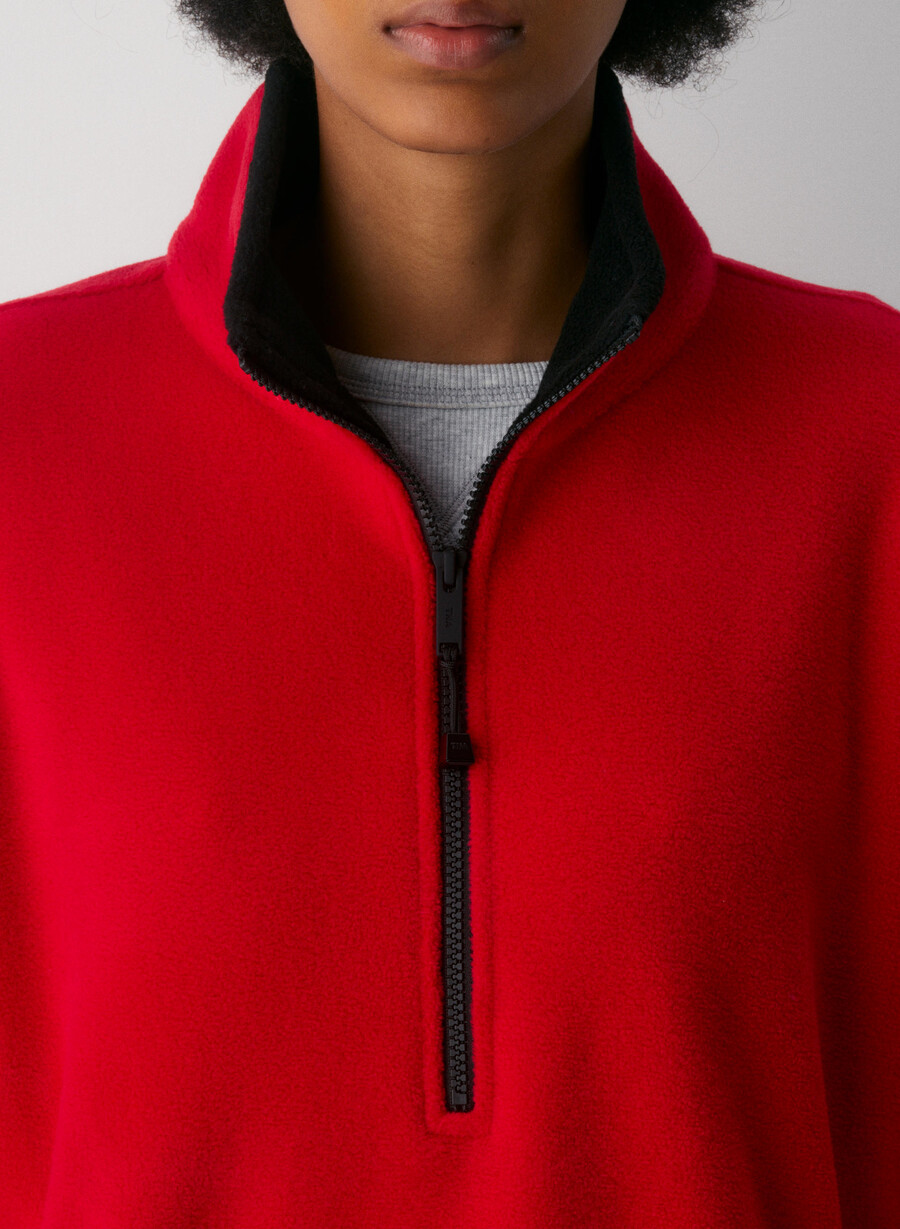 mellow mockneck blashing red