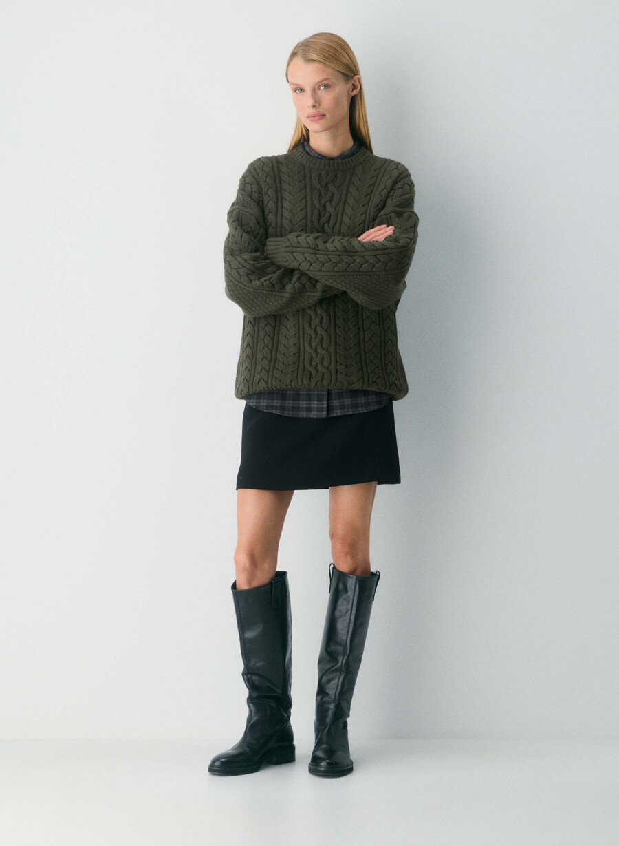 heritage strickpullover aus merinowolle rundhalsausschnitt dunkeloliv
