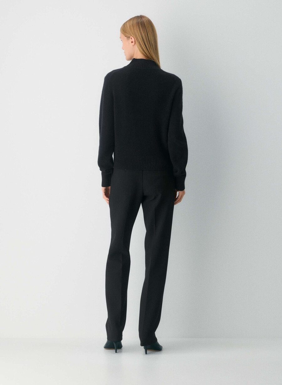 essential cashmere shrunken mockneck schwarz