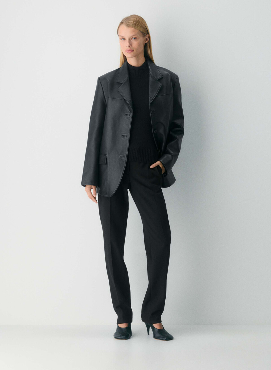 essential cashmere shrunken mockneck schwarz