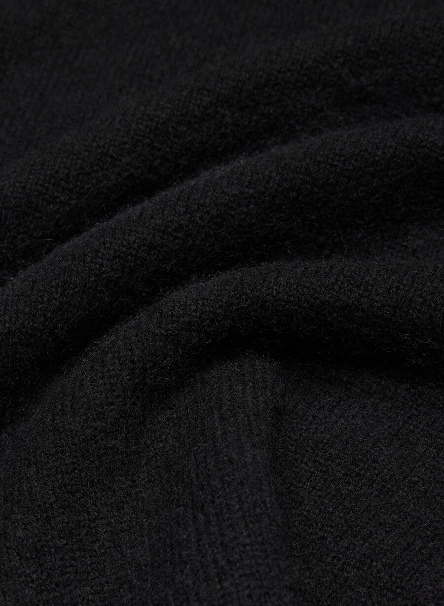 essential cashmere shrunken mockneck schwarz