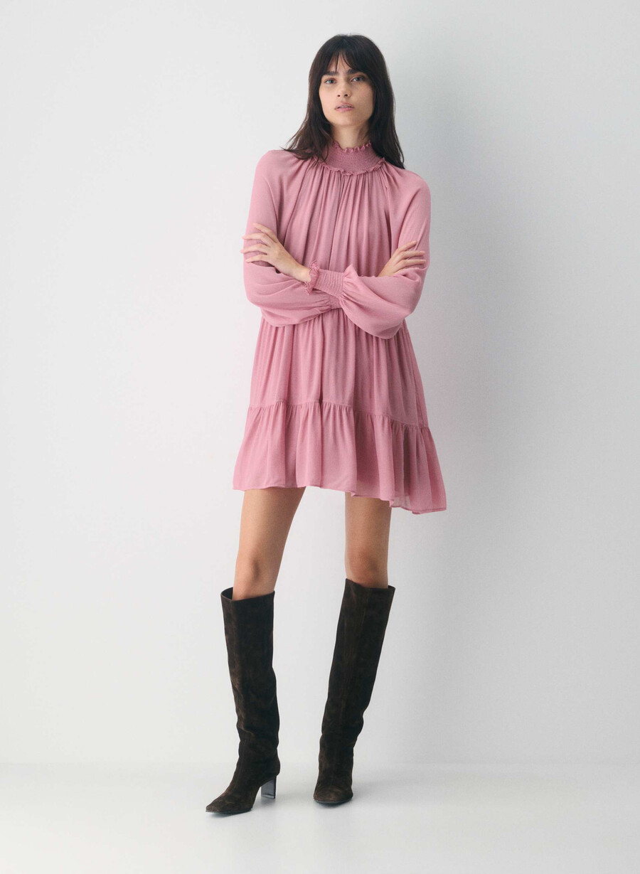 holly kleid gefrorene beeren
