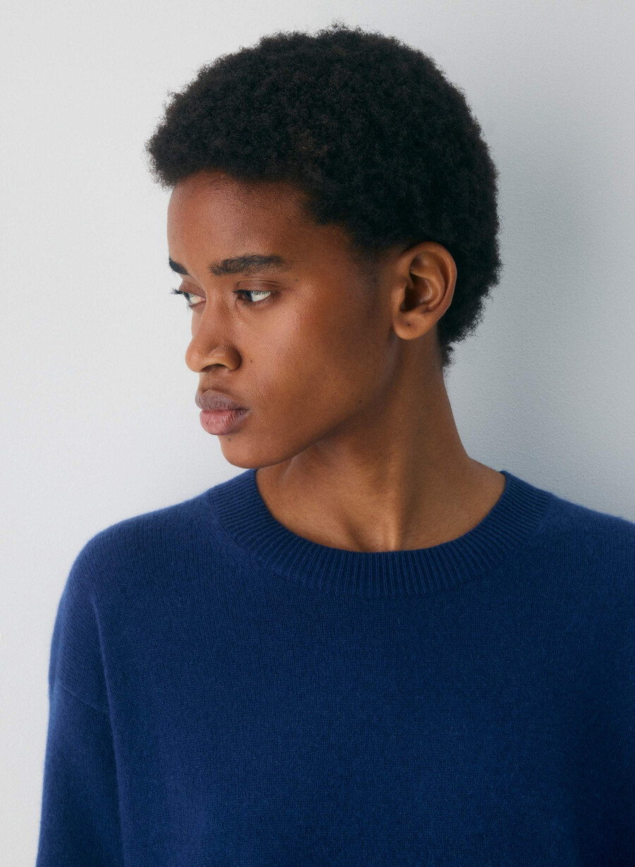 feather cashmere relaxed kurzarmpullover byron blue