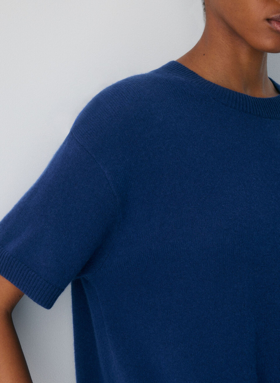 feather cashmere relaxed kurzarmpullover byron blue