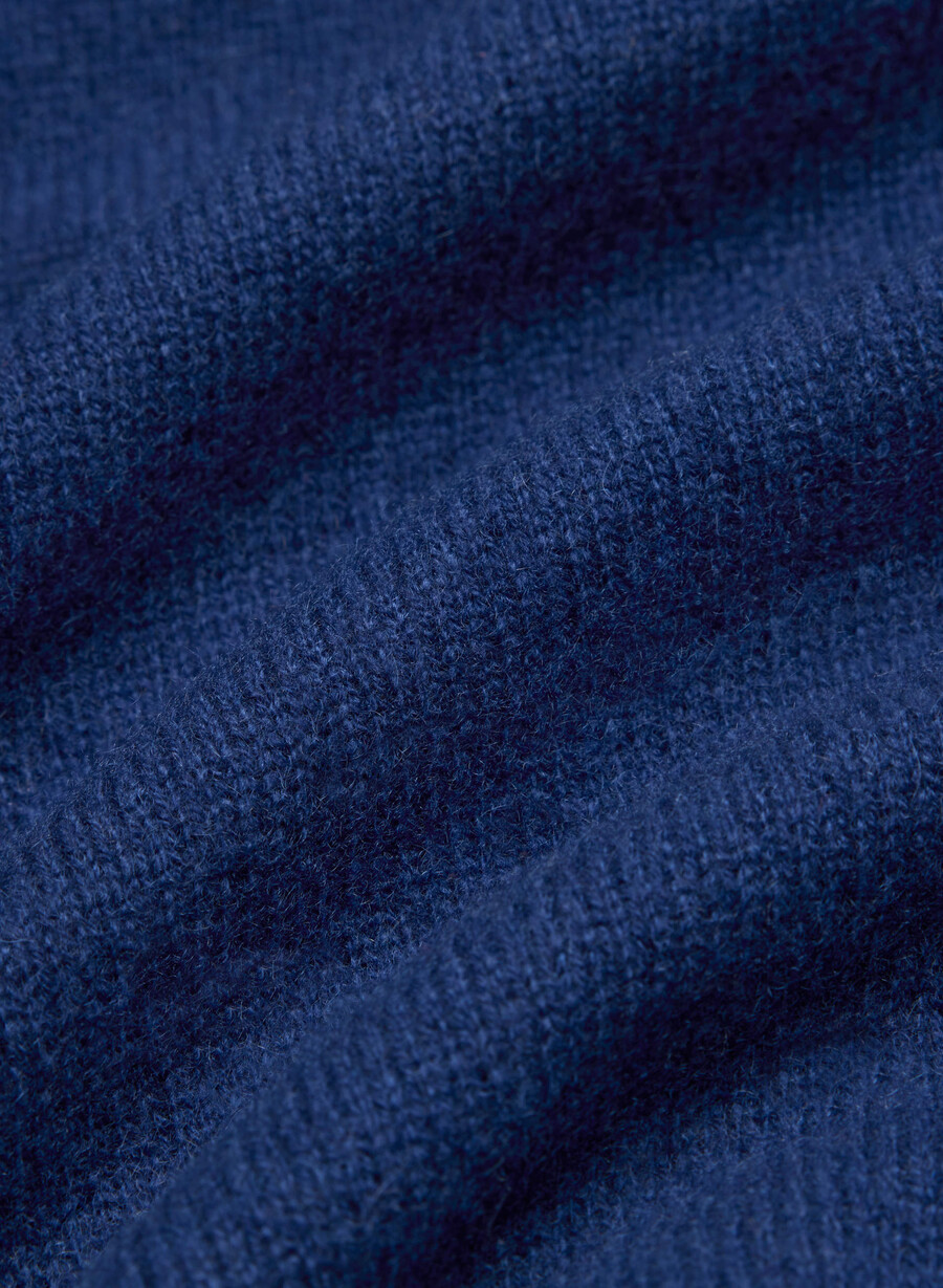 feather cashmere relaxed kurzarmpullover byron blue