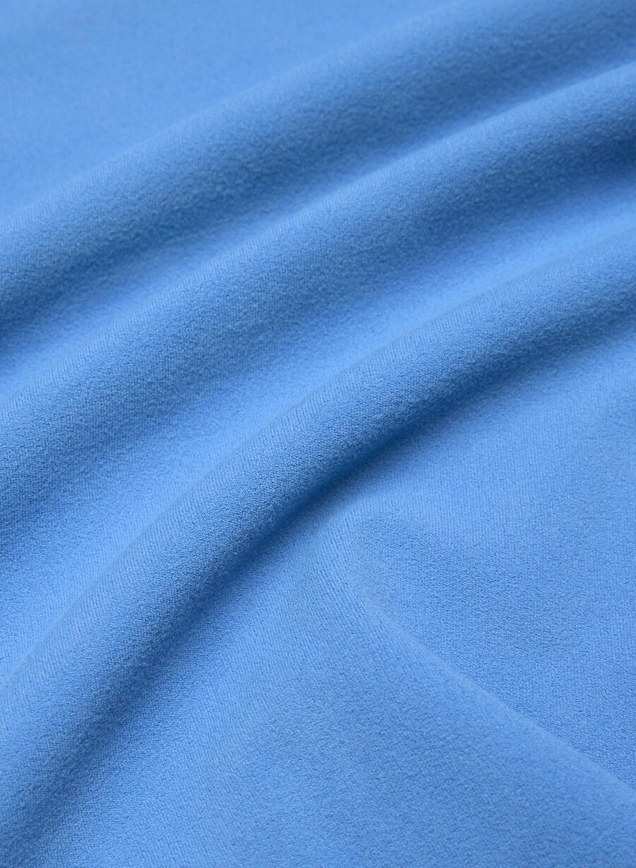 butter essential langarmshirt mit quadratischem ausschnitt franzÖsischblau