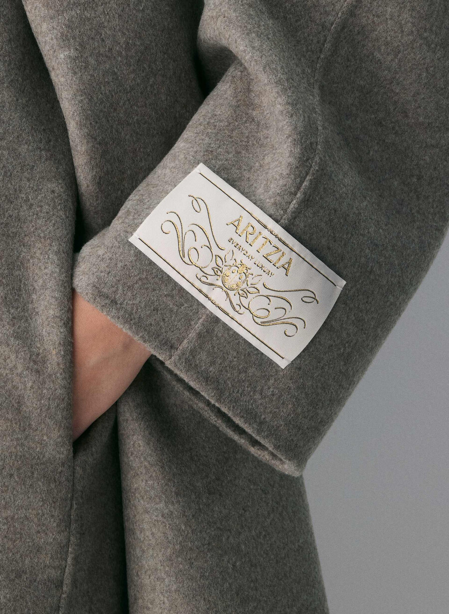 der doppelseitige mantel „embrace – luxe rewool heather dark taupe