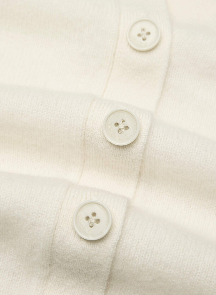 kaschmir-cardigan mit v-ausschnitt locker geschnitten farbe flüsterweiß