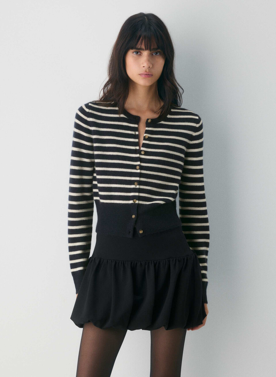 jolie strickjacke aus wolle und kaschmir farbe gefrorene beere