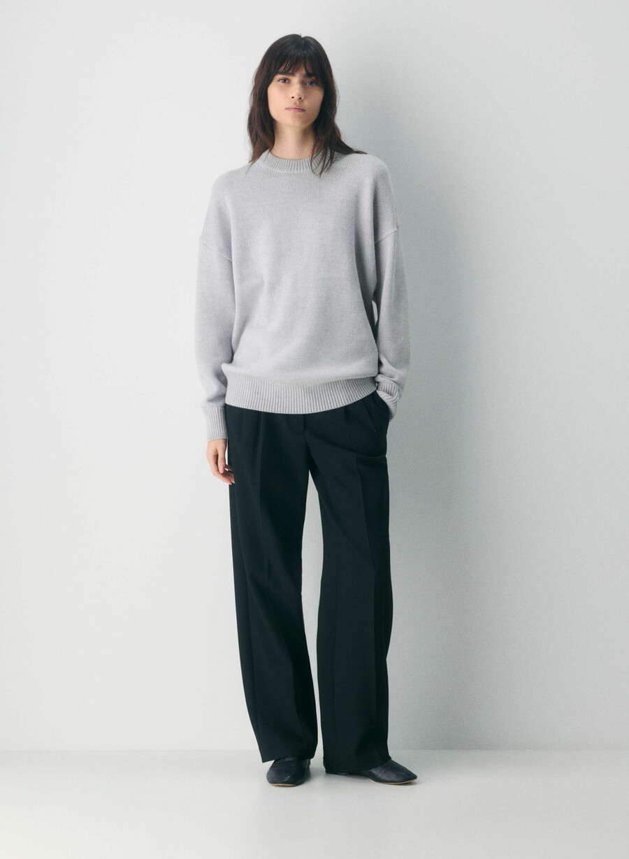 grober merinowollpullover mit rundhalsausschnitt meliertes chrom
