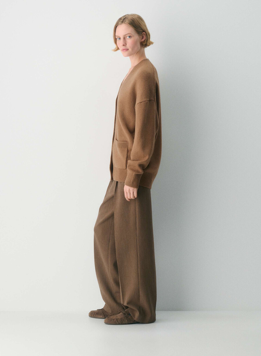 grobstrickjacke aus merinowolle mit v-ausschnitt von saville