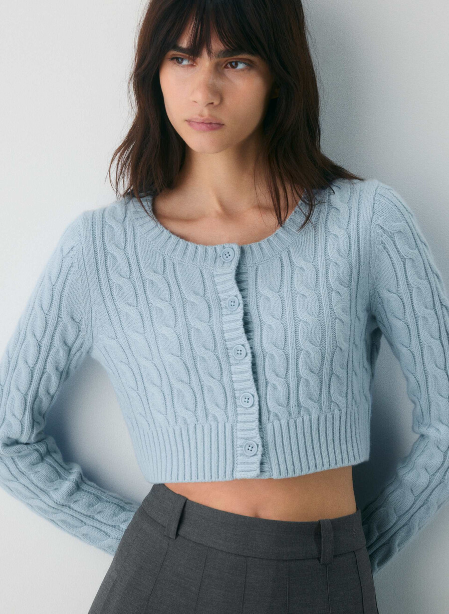 teetassen-strickjacke in taublau