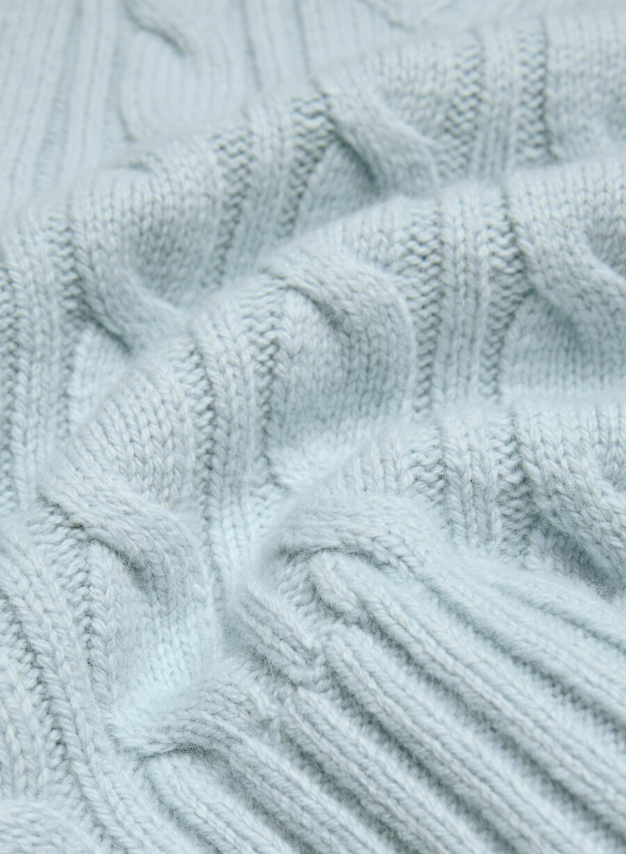teetassen-strickjacke in taublau