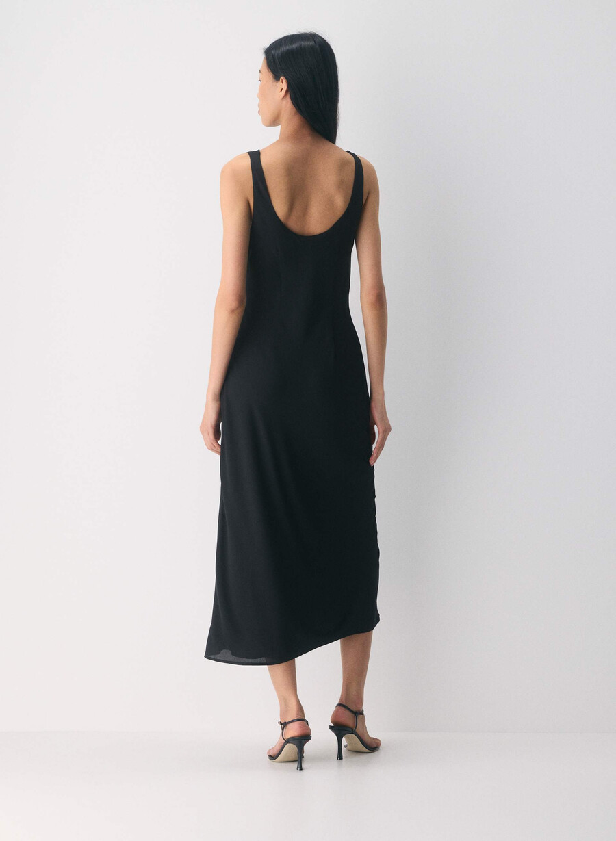 drachenkleid schwarz