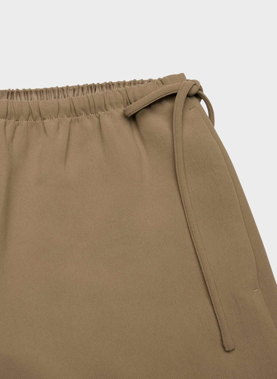 artisan hose – crepette folio braun
