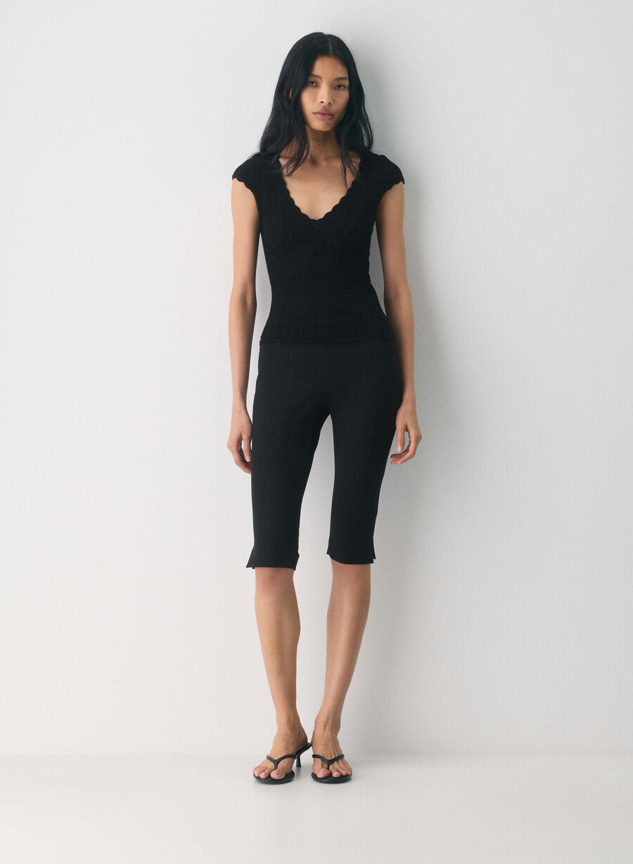 synopsis top - wonder yarn black
