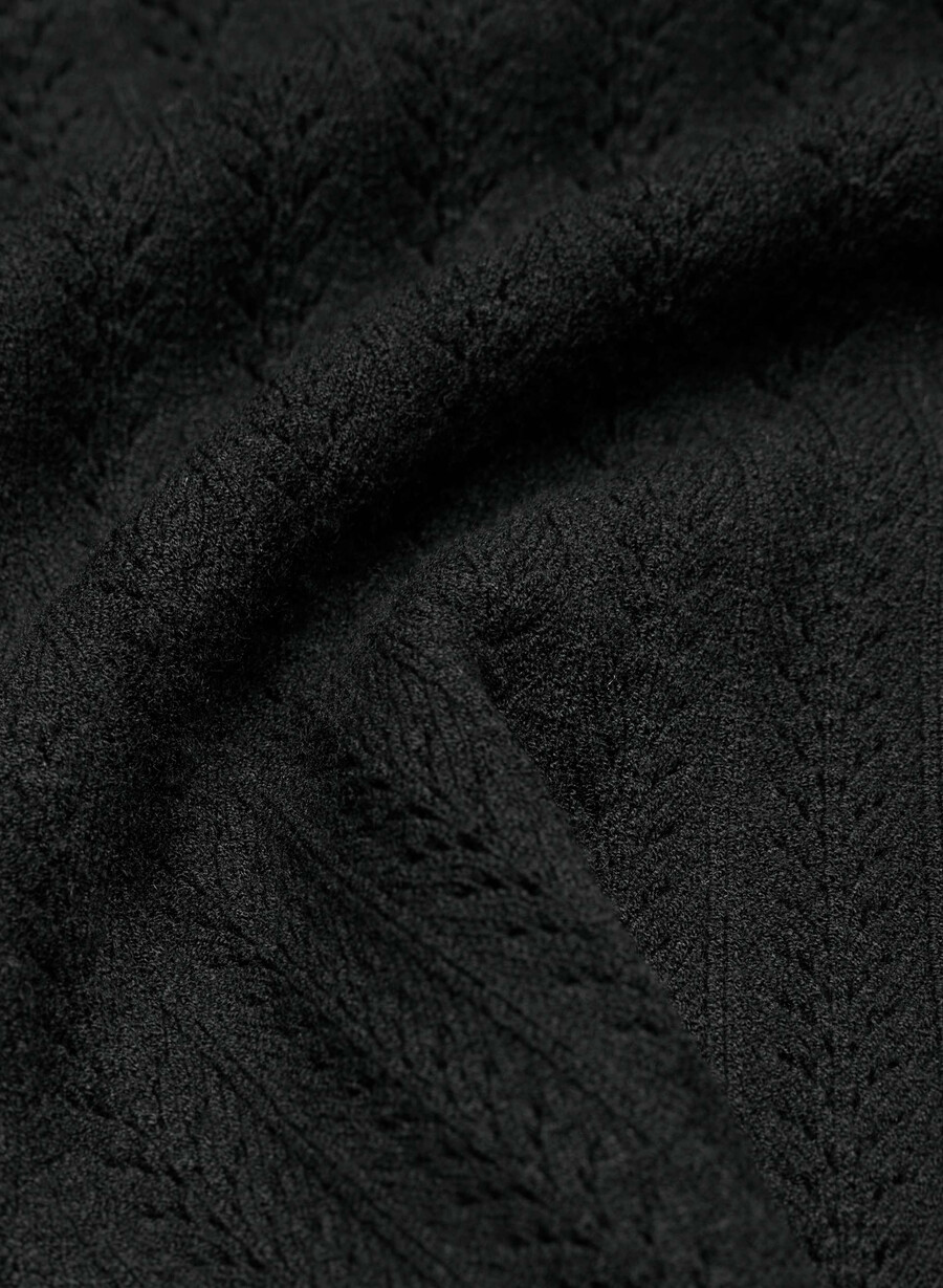 synopsis top - wonder yarn black