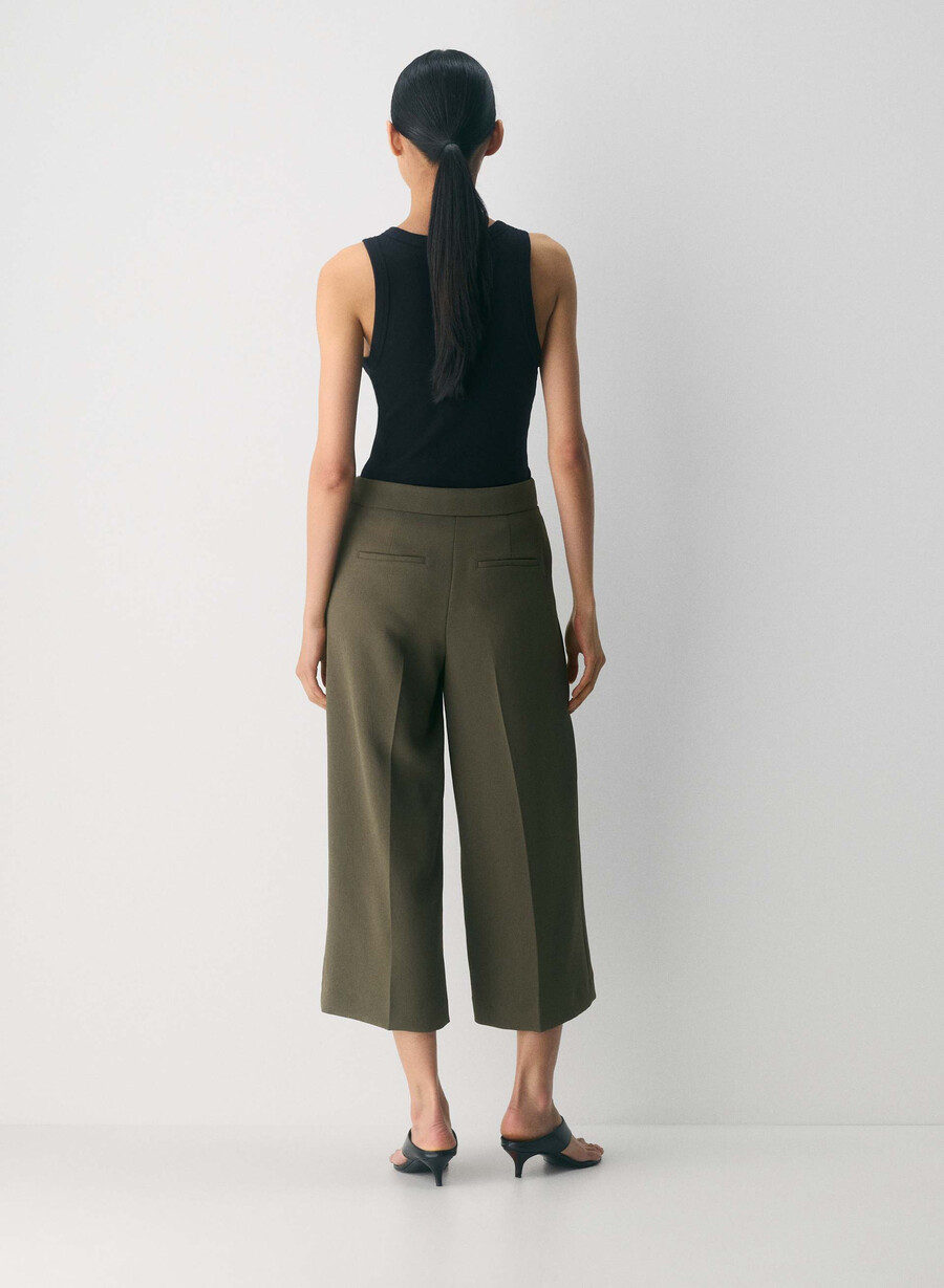 podium hose – crepette dark olive
