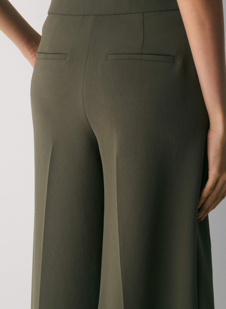 podium hose – crepette dark olive