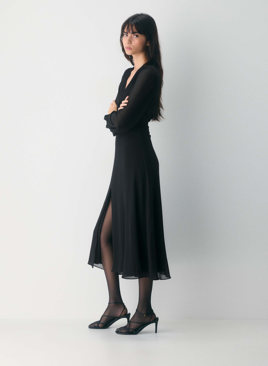 kleid in schreibschrift schwarz