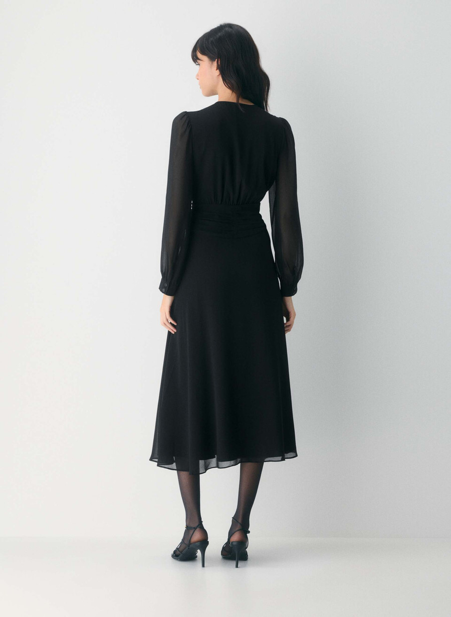 kleid in schreibschrift schwarz