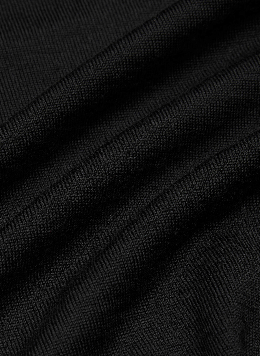 feine merinowoll-strickweste wedgewood schwarz