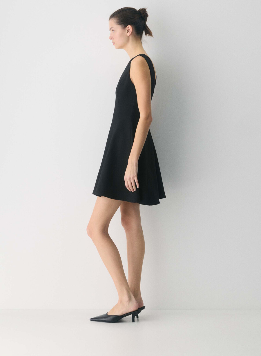 pledge dress – reessential black