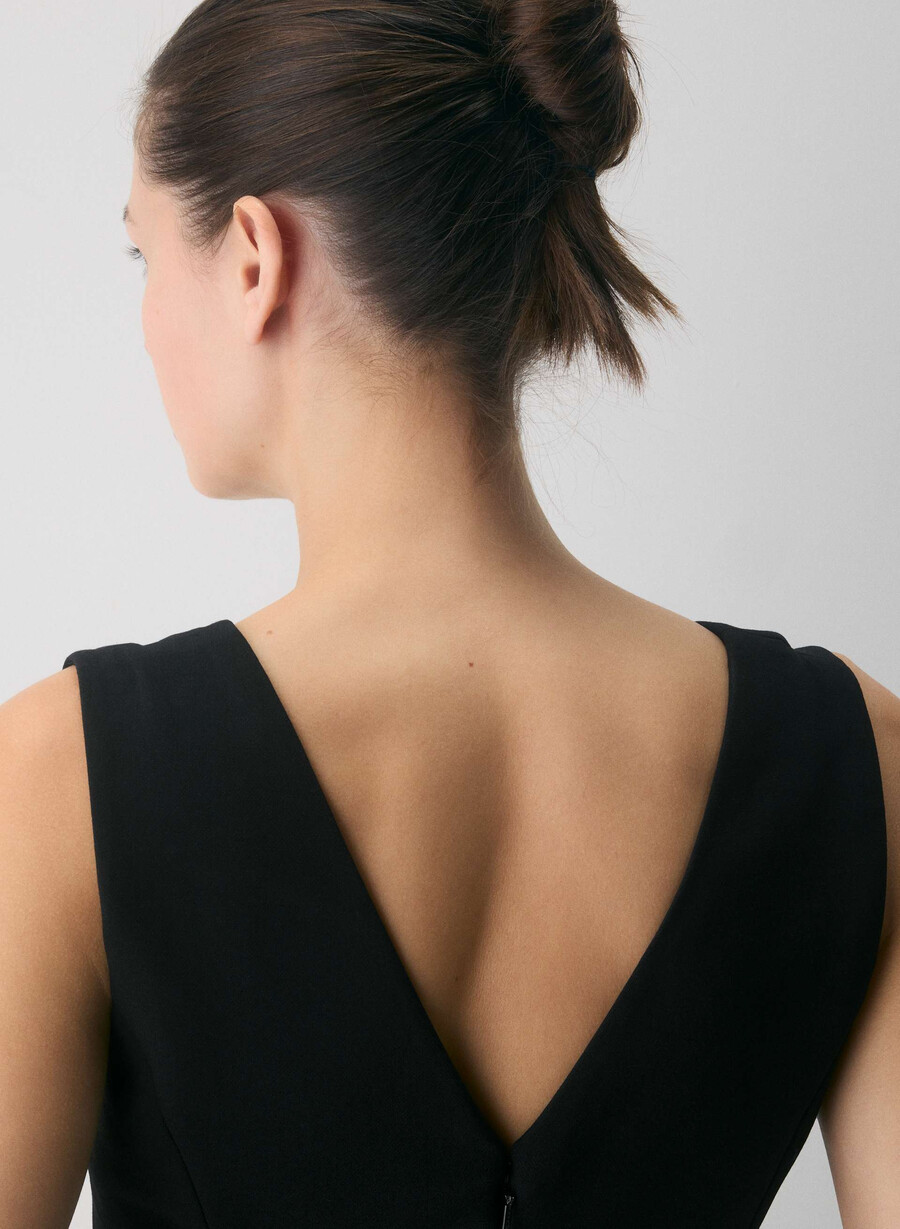 pledge dress – reessential black
