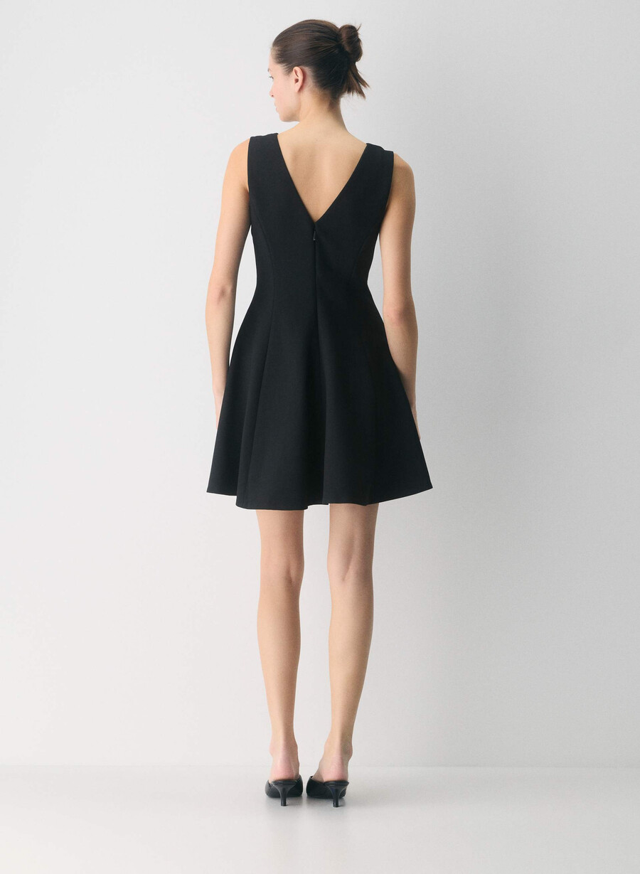 pledge dress – reessential black