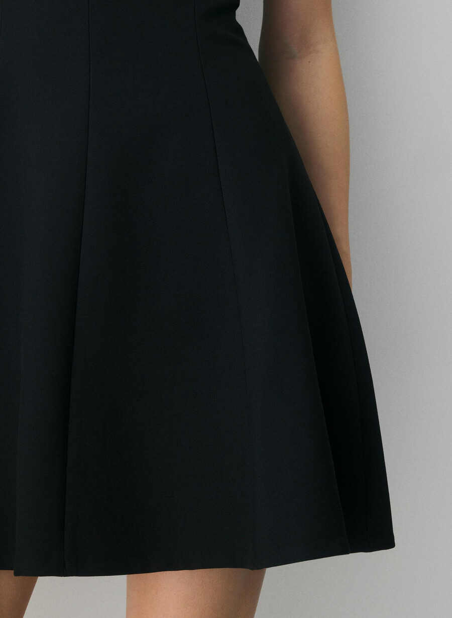 pledge dress – reessential black
